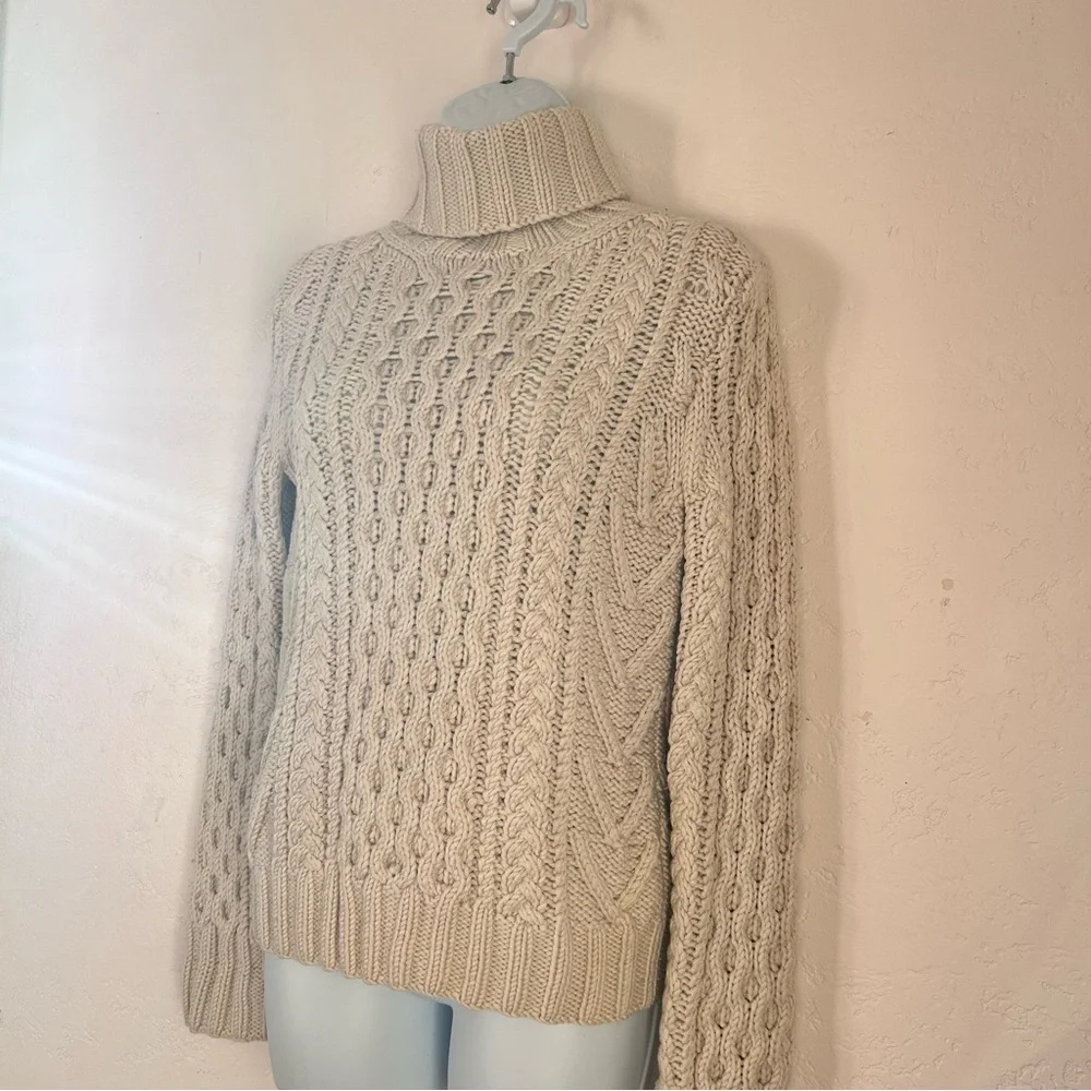 J. Crew Hand Knit Cream Cable Knit Wool Turtleneck Sweater Size S Fisherman